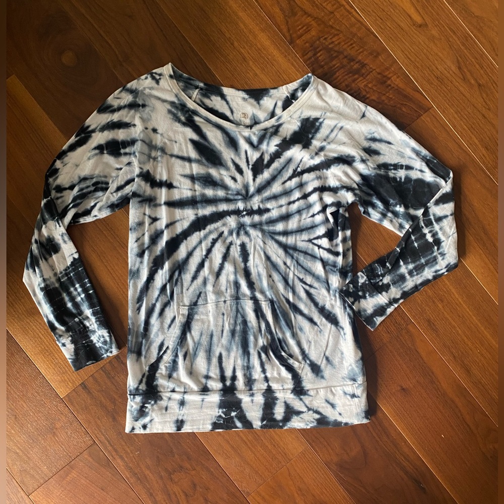 [Balance Collection] Tie Dye Long Sleeved Top with Kangaroo Pocket